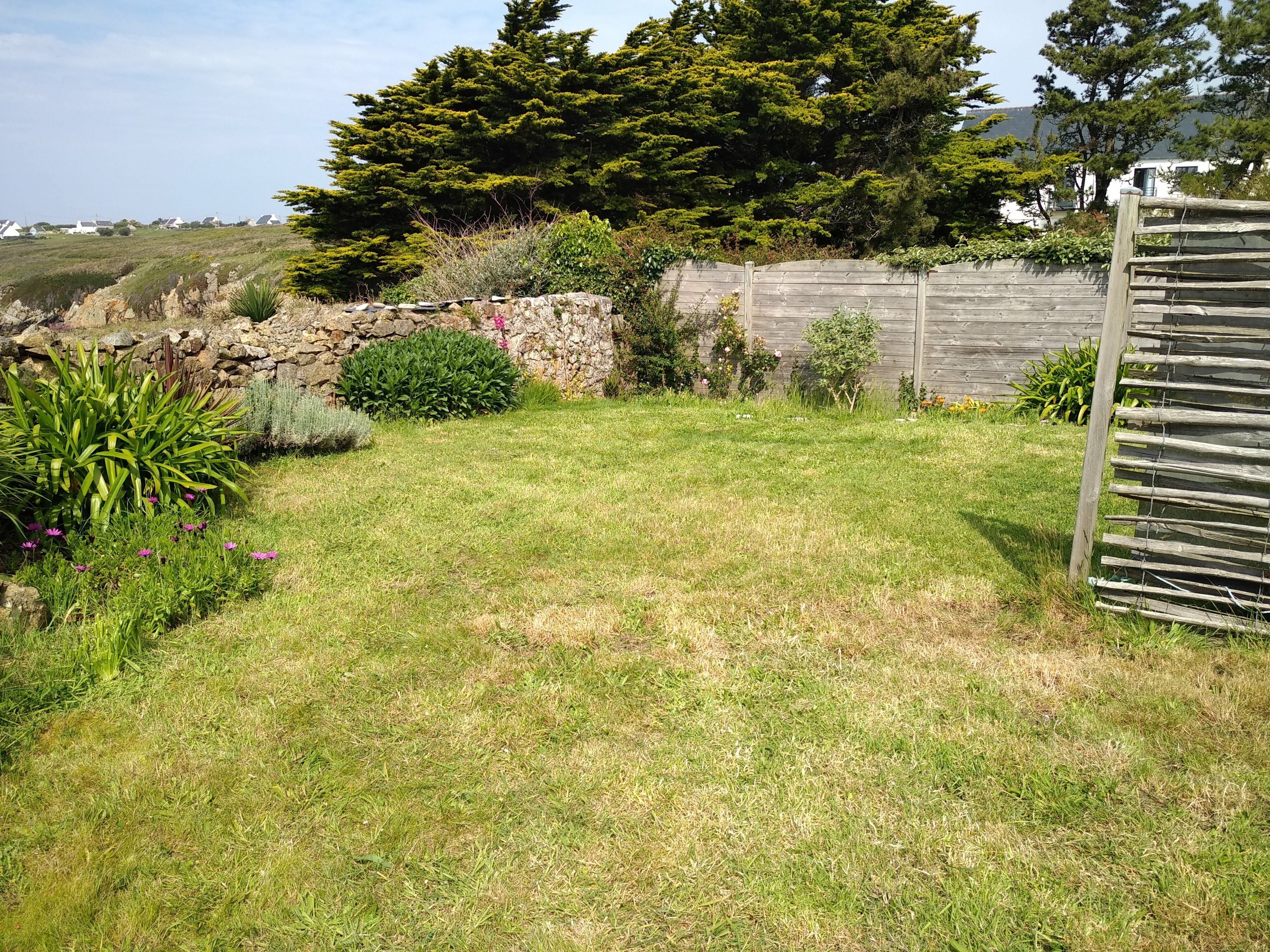 Jardin avec vue sur la mer